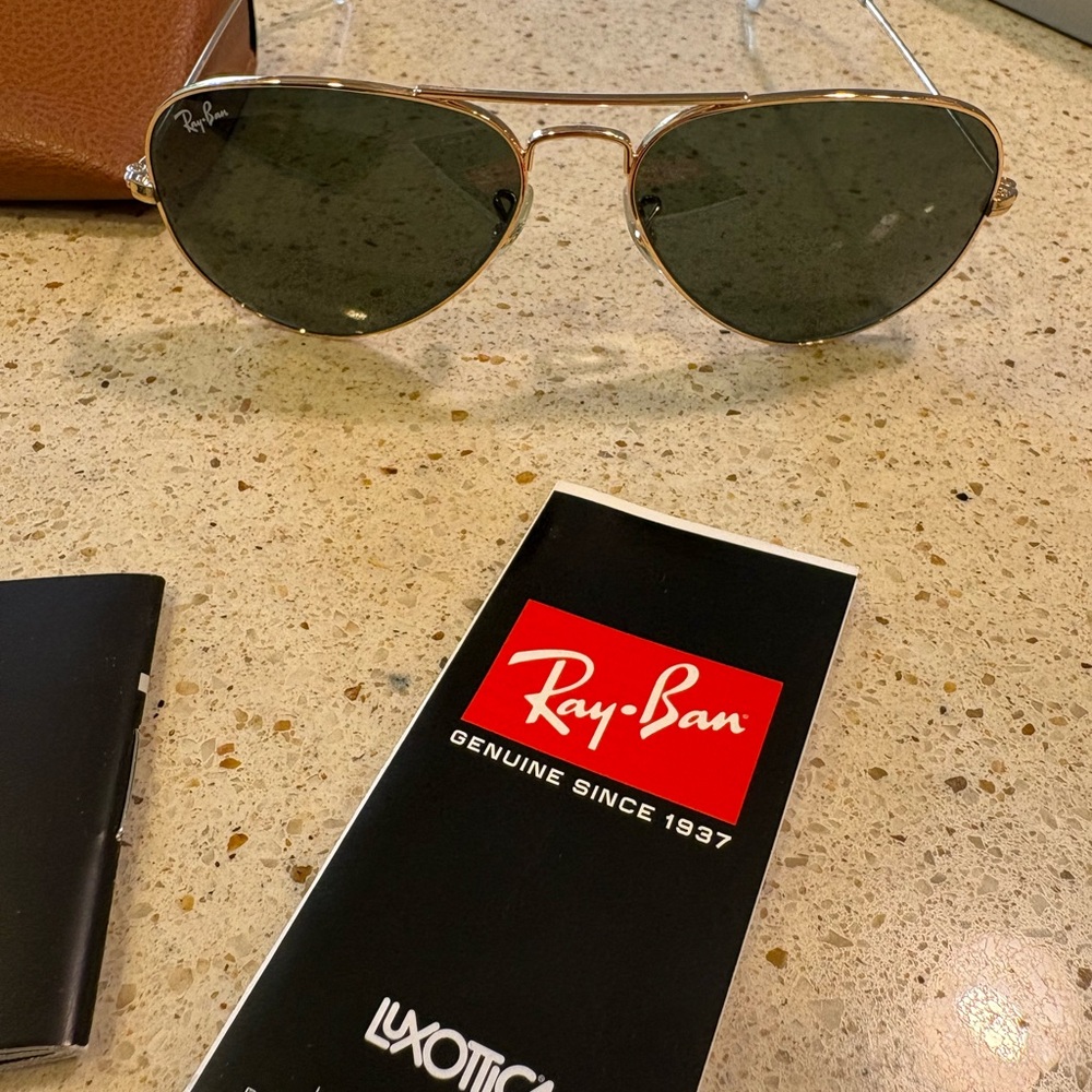 Ray-Ban Gold Frame Aviator Sunglasses